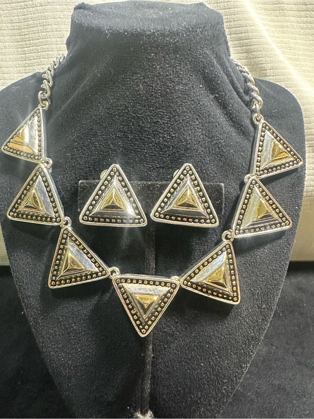 NOS/ Vtg Two Toned 3-Dimensional Pyramid Link Necklace & Earring Set